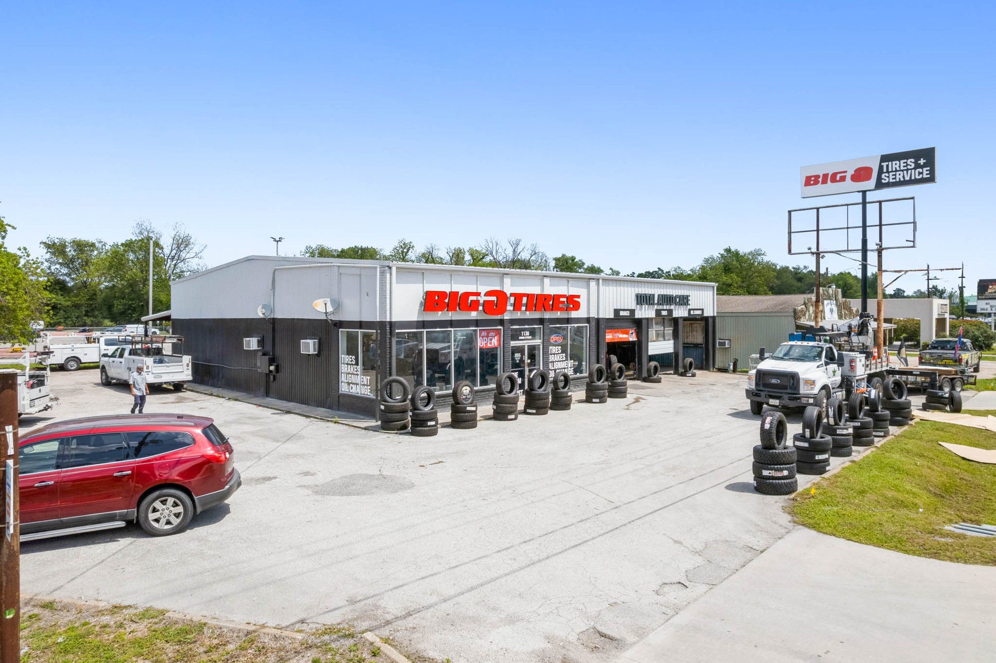 1136 Spring Cypress Rd, Spring, TX 77373
