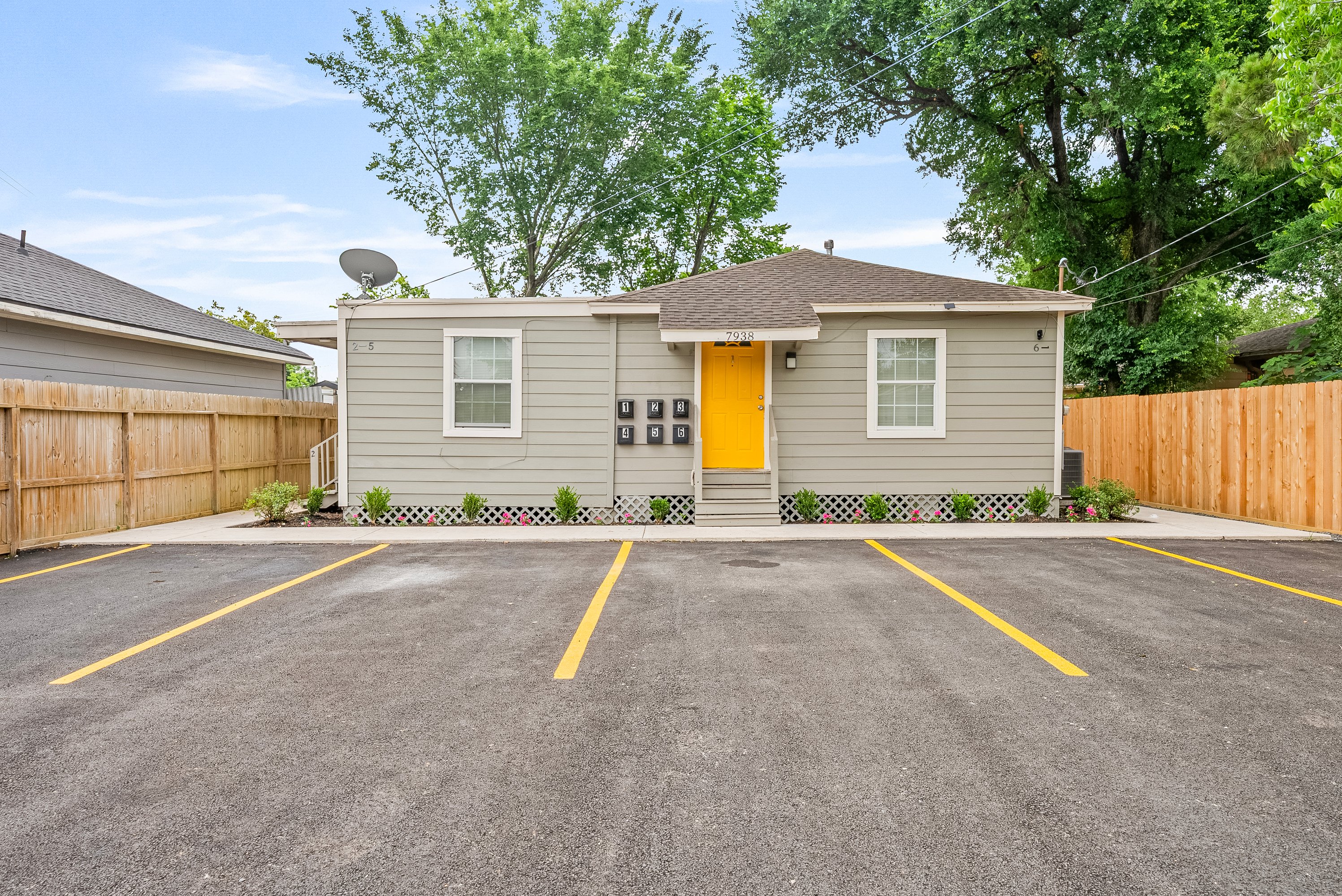 7938 Kerr St, Houston, TX 77029
