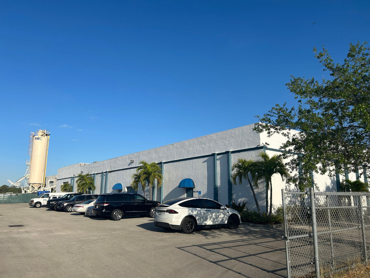 210 Newman Rd, Lake Park, FL 33403