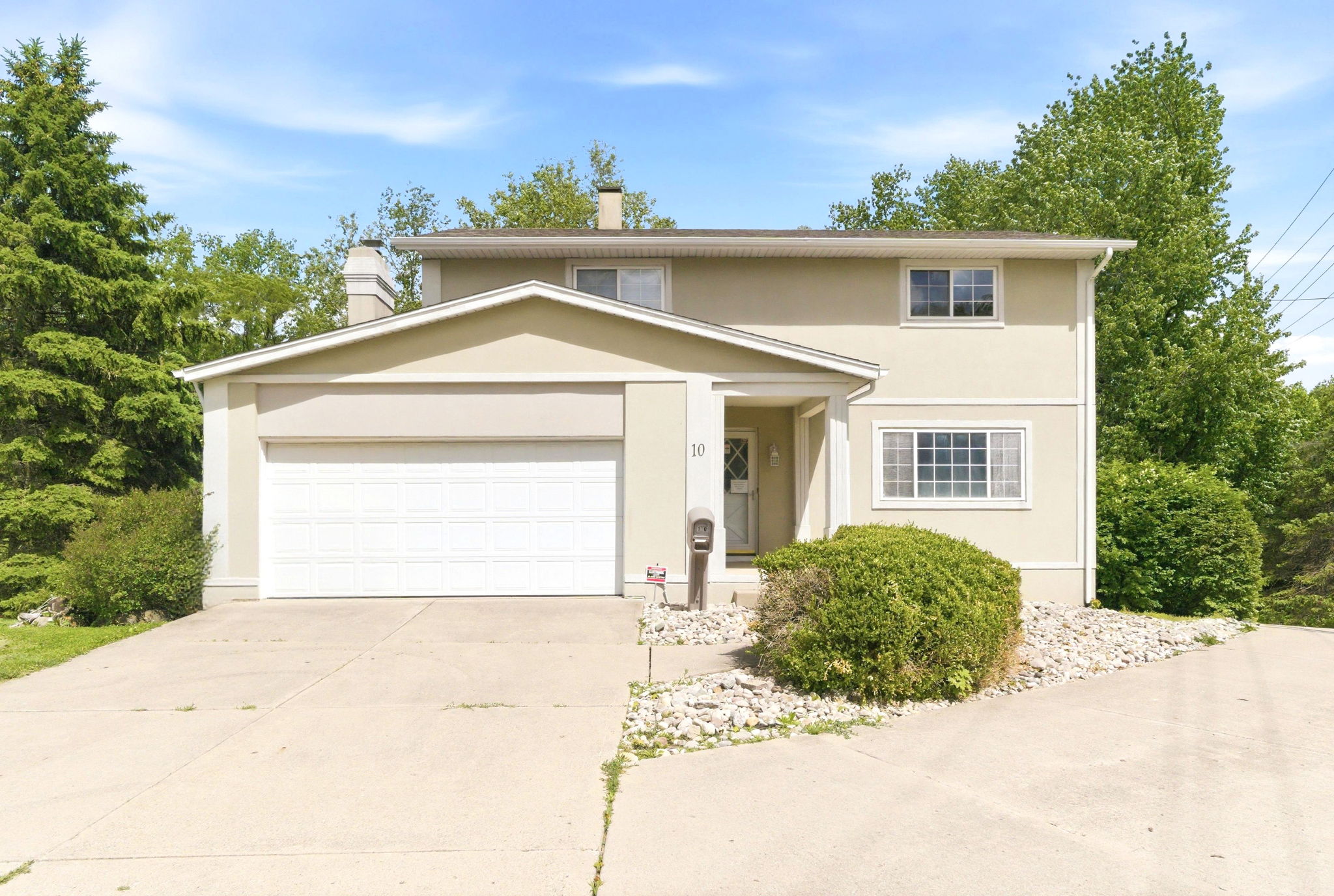 10 Fairway Dr, Springboro, OH 45066