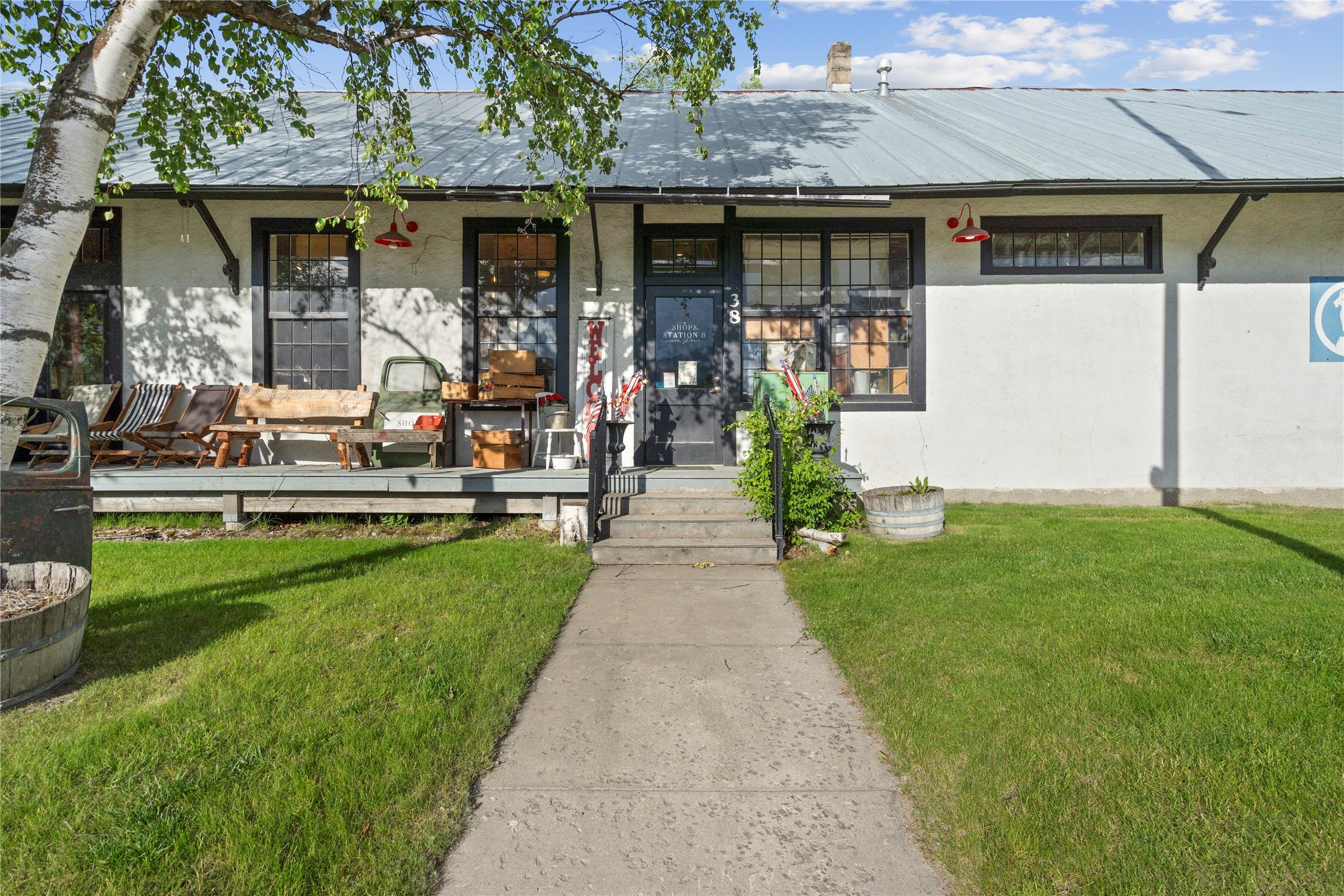 8 Us Highway 2 E, Columbia Falls, MT 59912