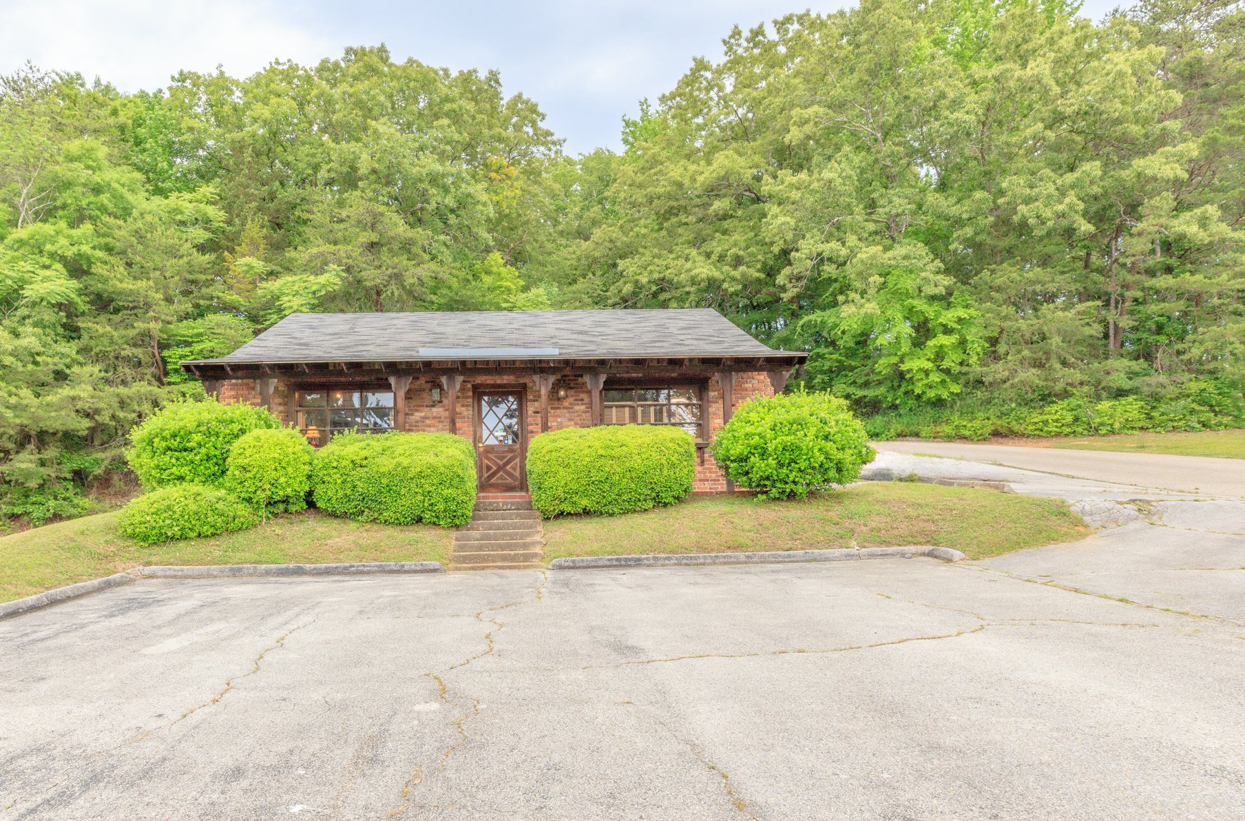 4135 Hixson Pike, Chattanooga, TN 37415