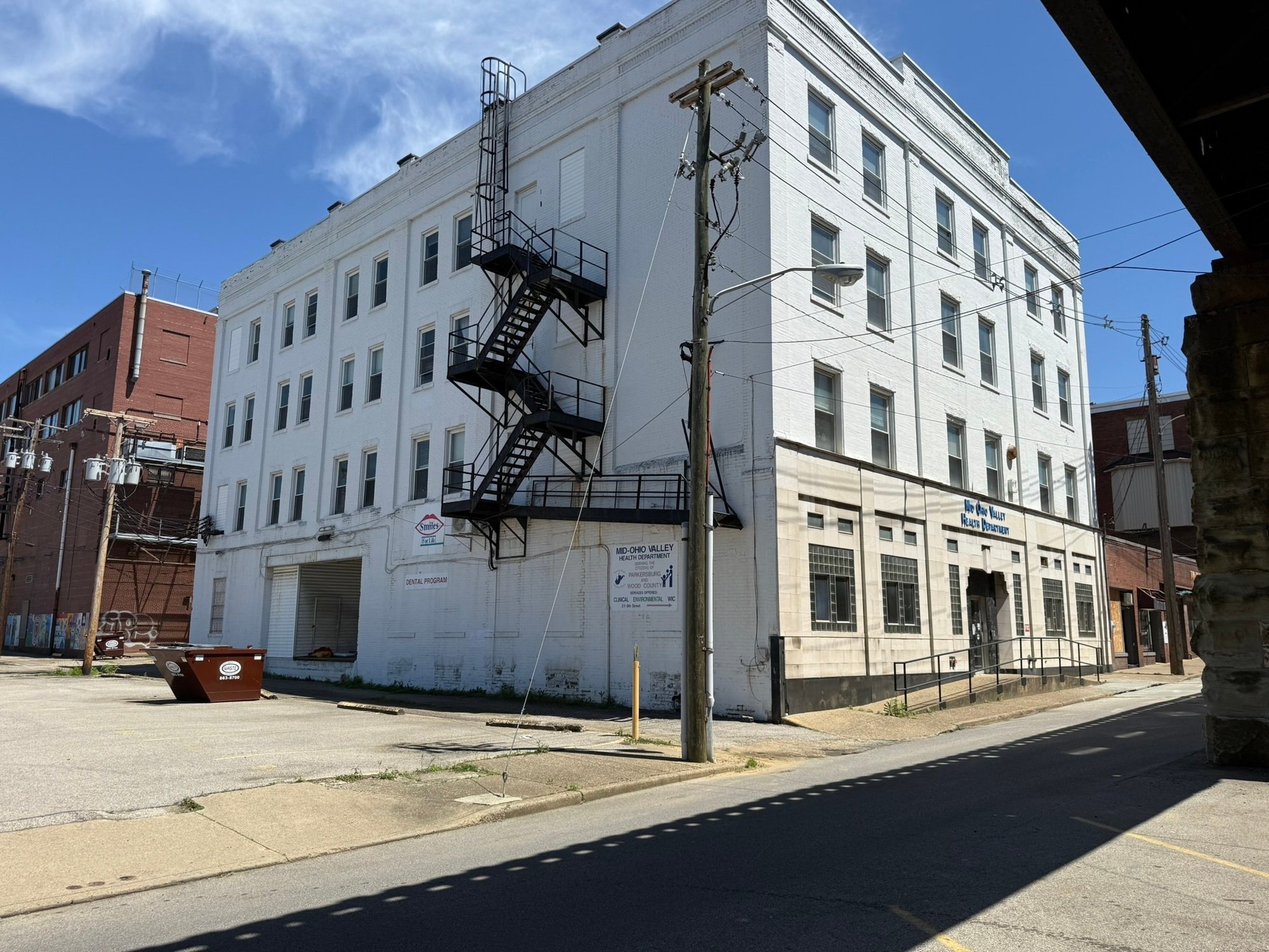 211 6th St, Parkersburg, WV 26101-5113
