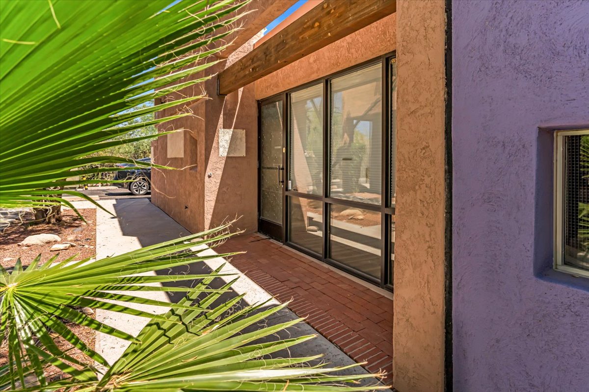 2102 N Country Club Rd, Tucson, AZ 85716