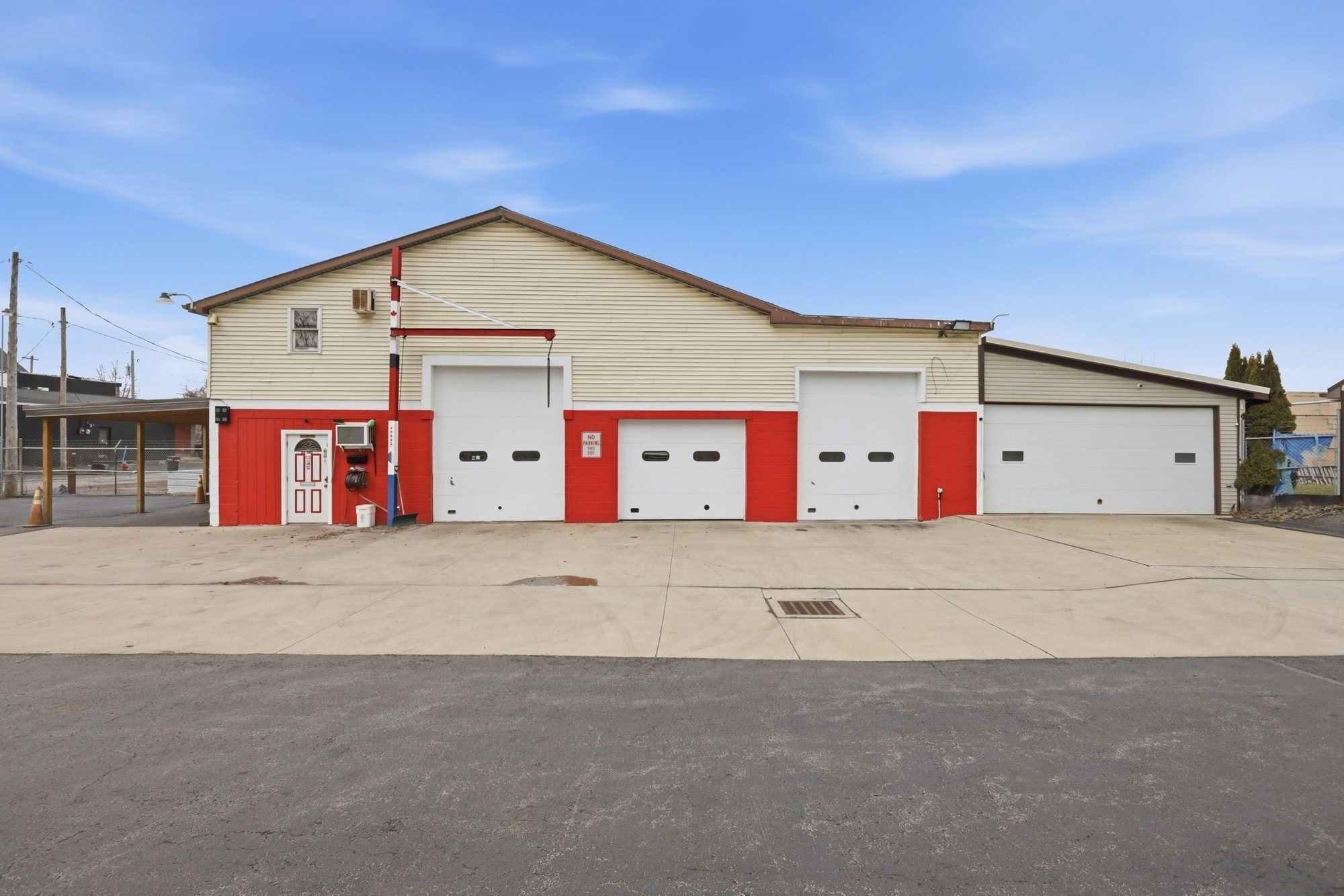 2910 Louisiana Ave, Niagara Falls, NY 14305