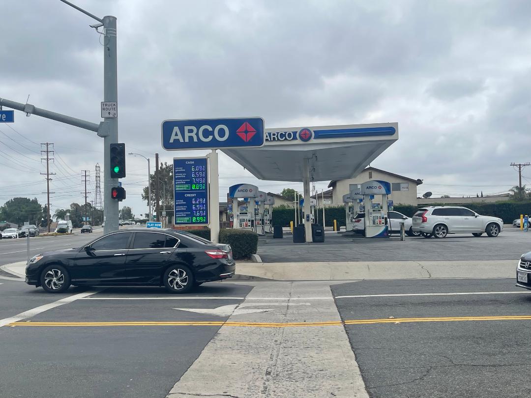 9706 Telegraph Rd, Downey, CA 90240