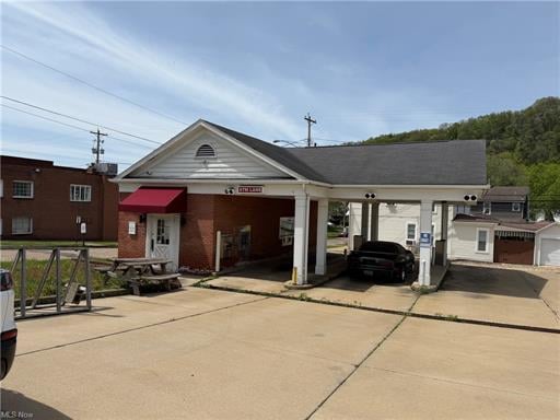 601 Main St, Wellsville, OH 43968