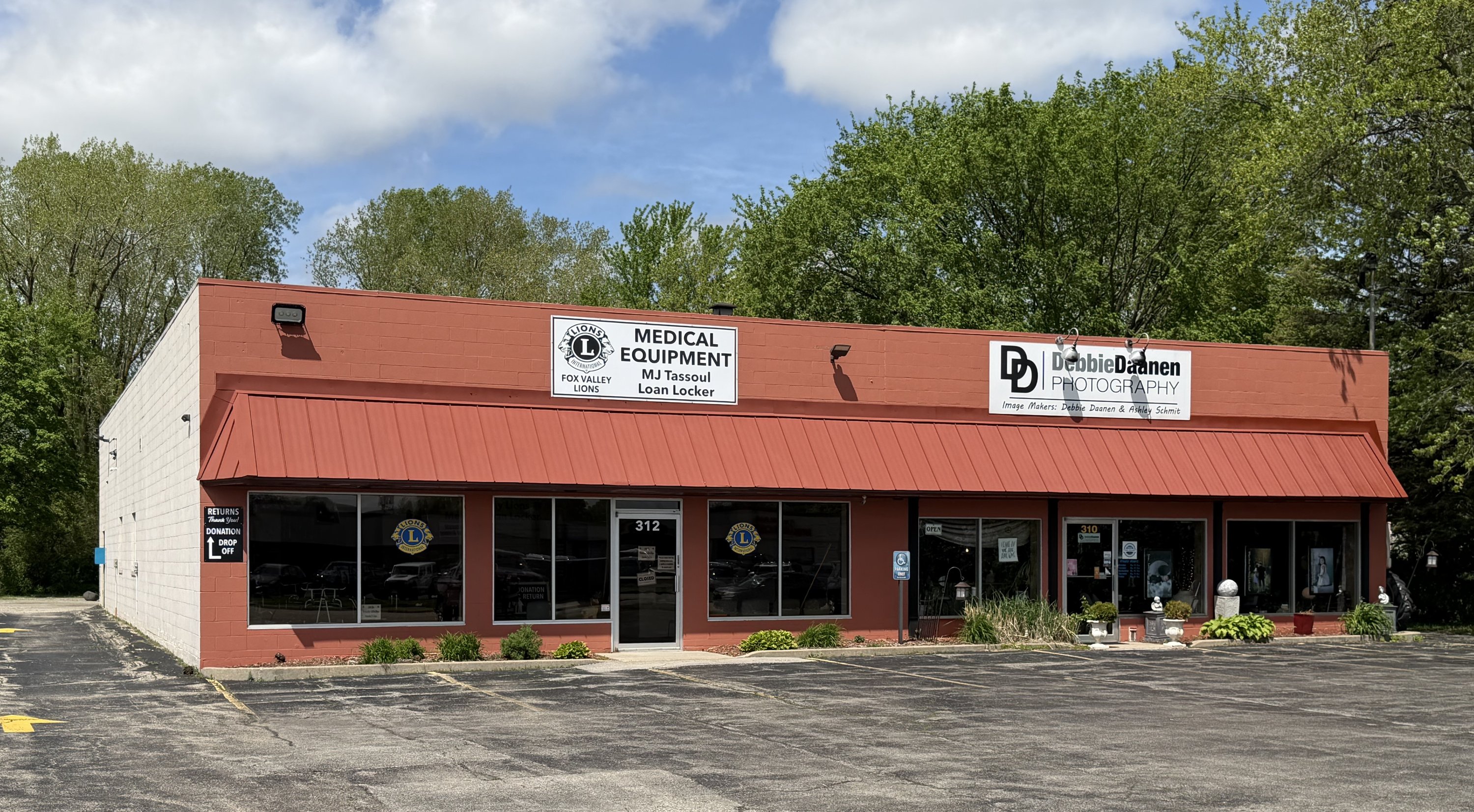 320 W Northland Ave, Grand Chute, WI 54911
