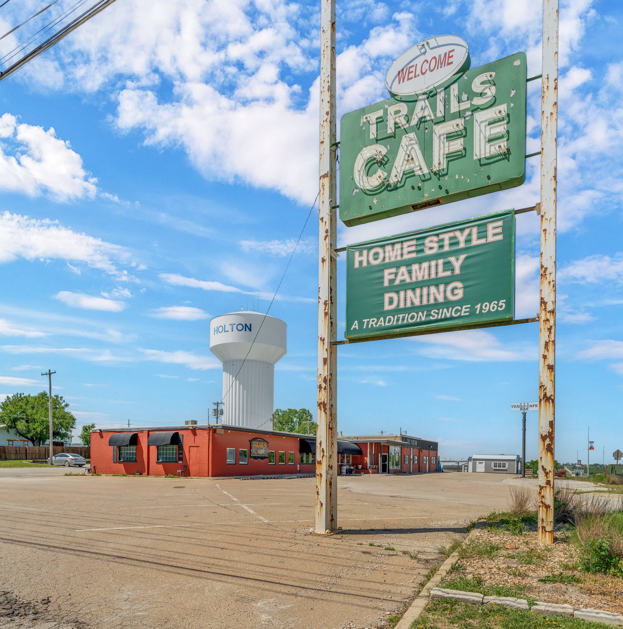 601 Arizona Ave, Holton, KS 66436