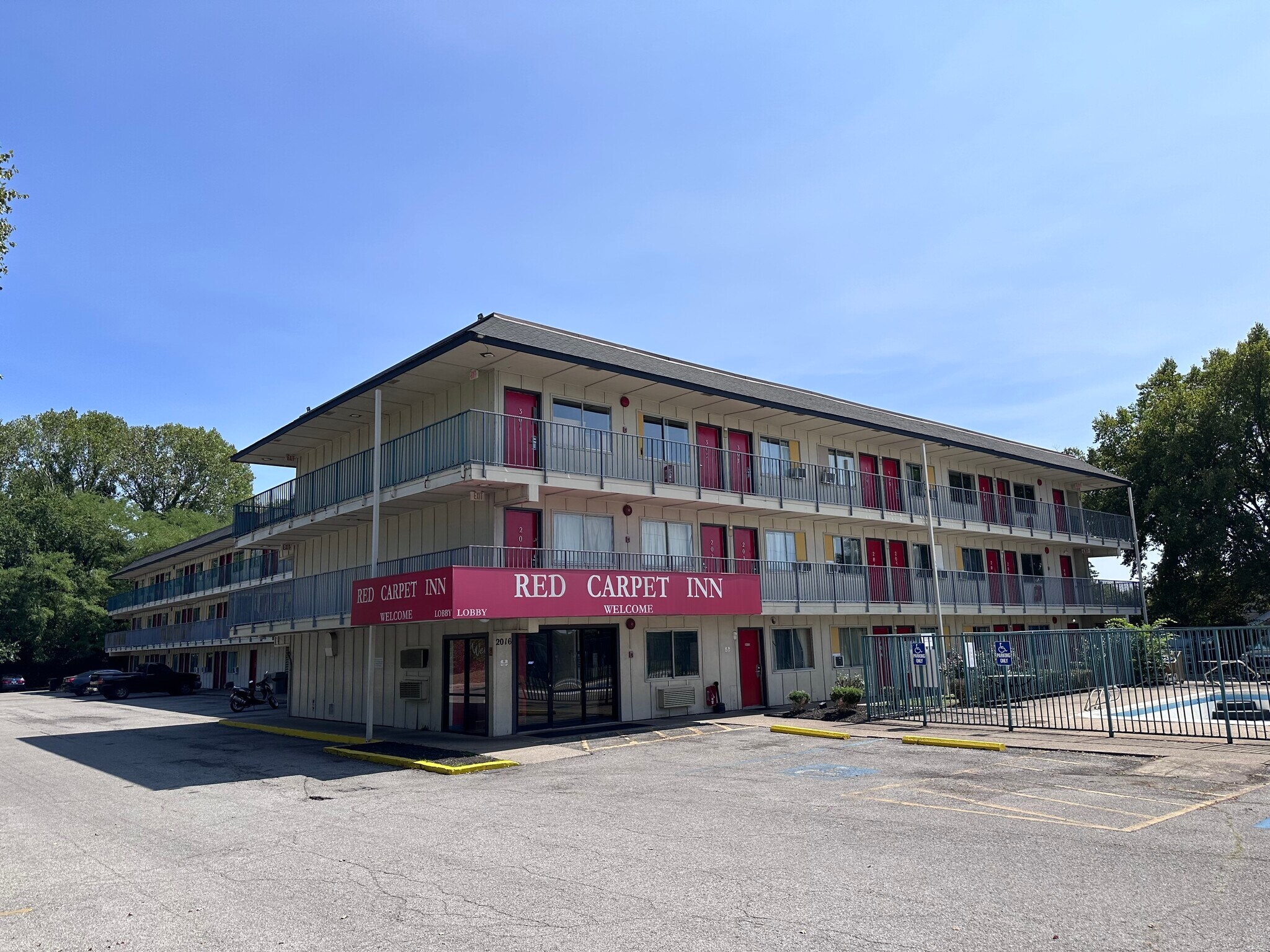 2016 Hospitality Way, Clarksville, IN 47129