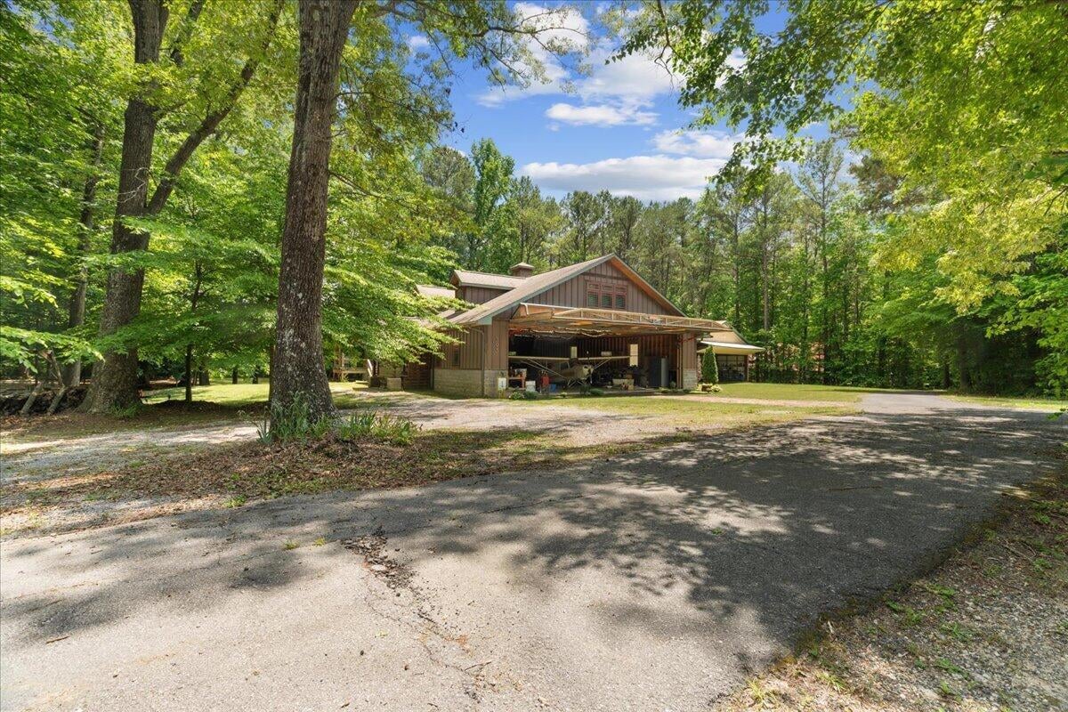 393 Blue Mountain Ln, Trion, GA 30753