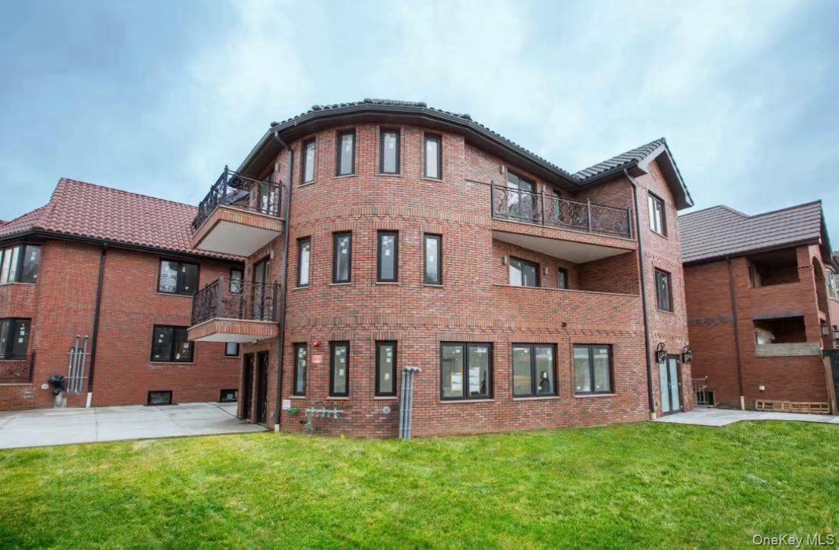 4573 Parsons Blvd, Flushing, NY 11355
