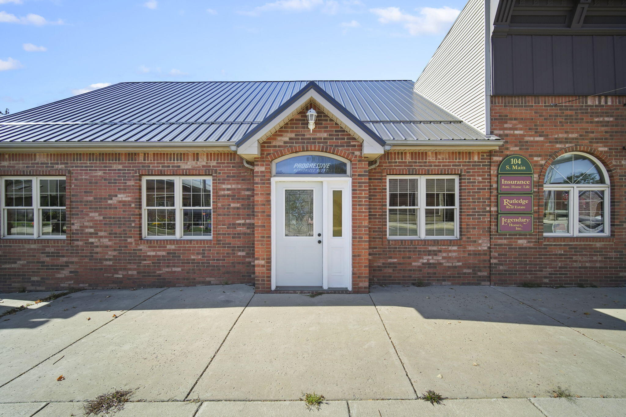 104 S Main St, Waldron, MI 49288