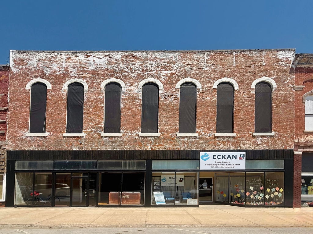 526 Market St, Osage City, KS 66523