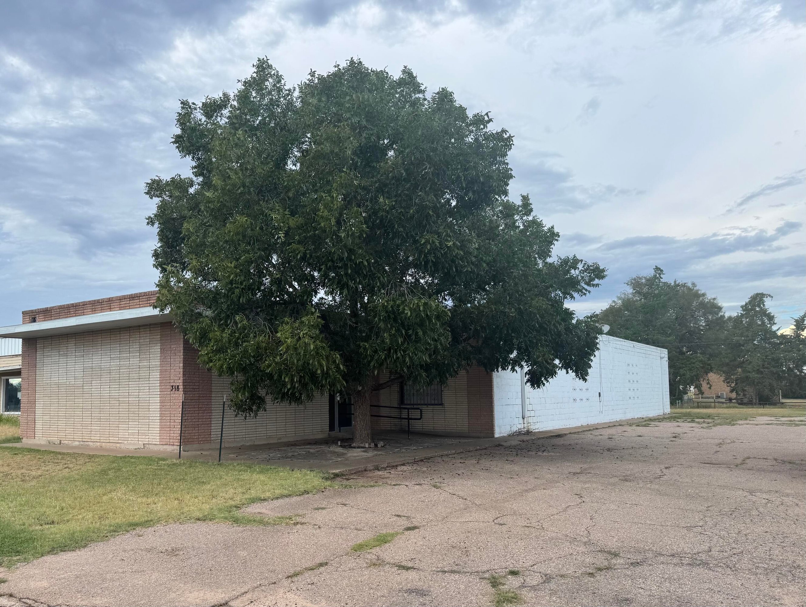 318 W 8Th St, Post, TX 79356