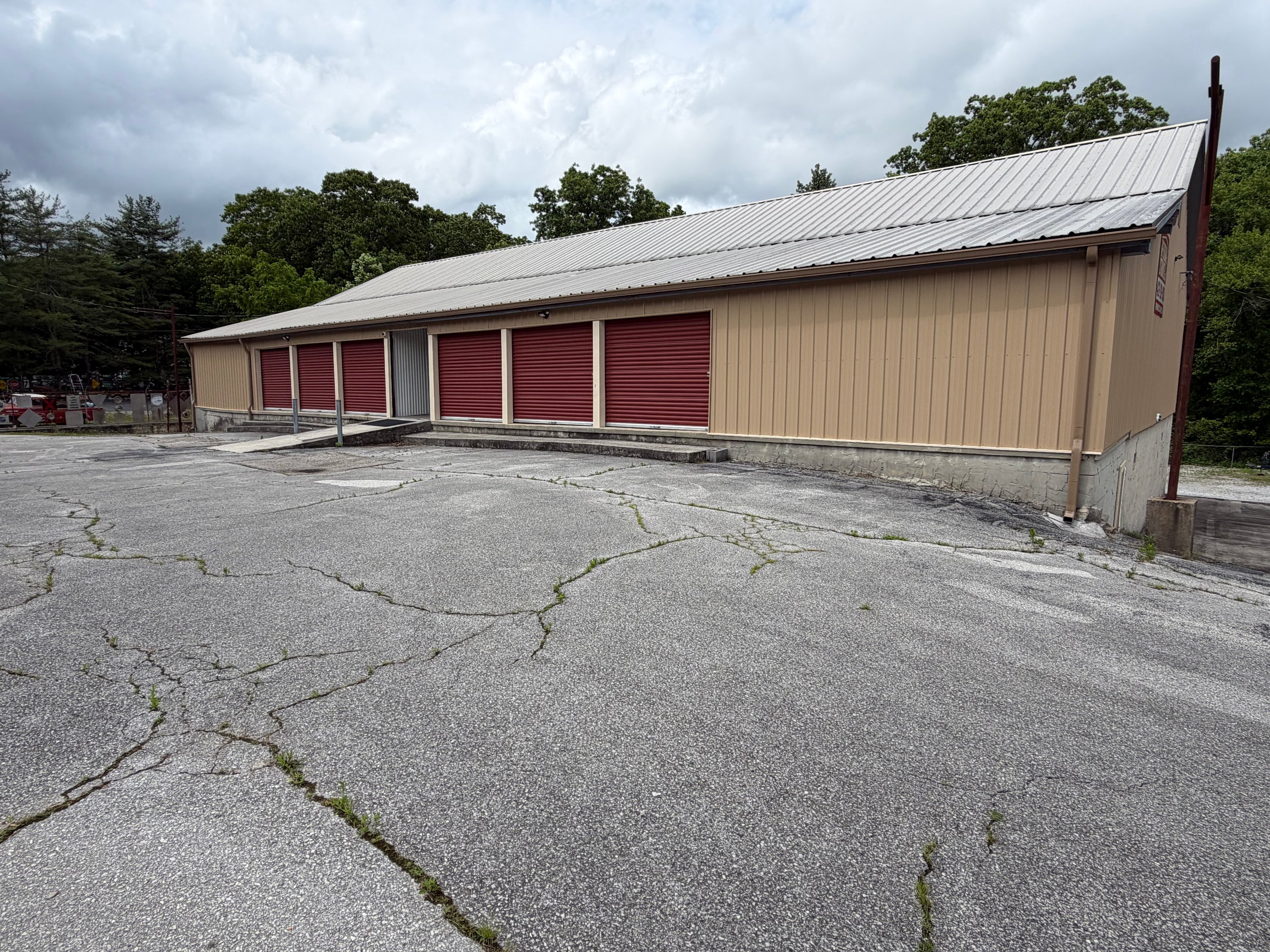3804 Taft Hwy, Signal Mountain, TN 37377