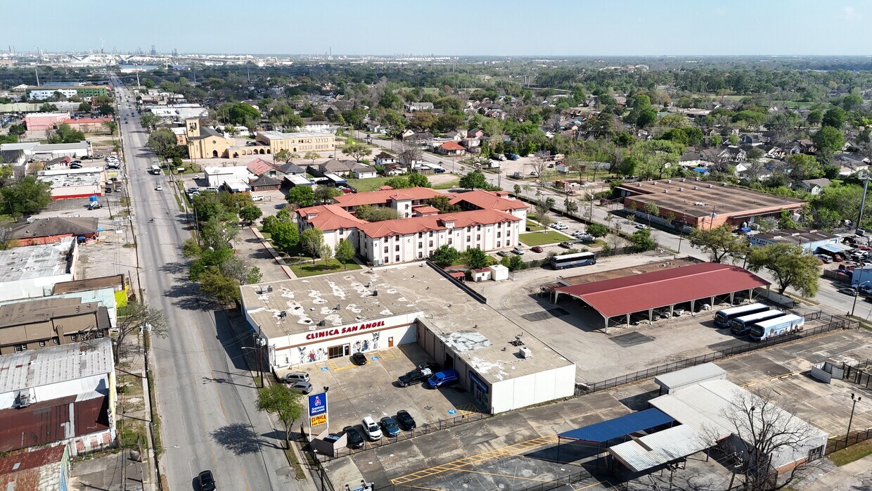 7118 Harrisburg Blvd, Houston, TX 77011