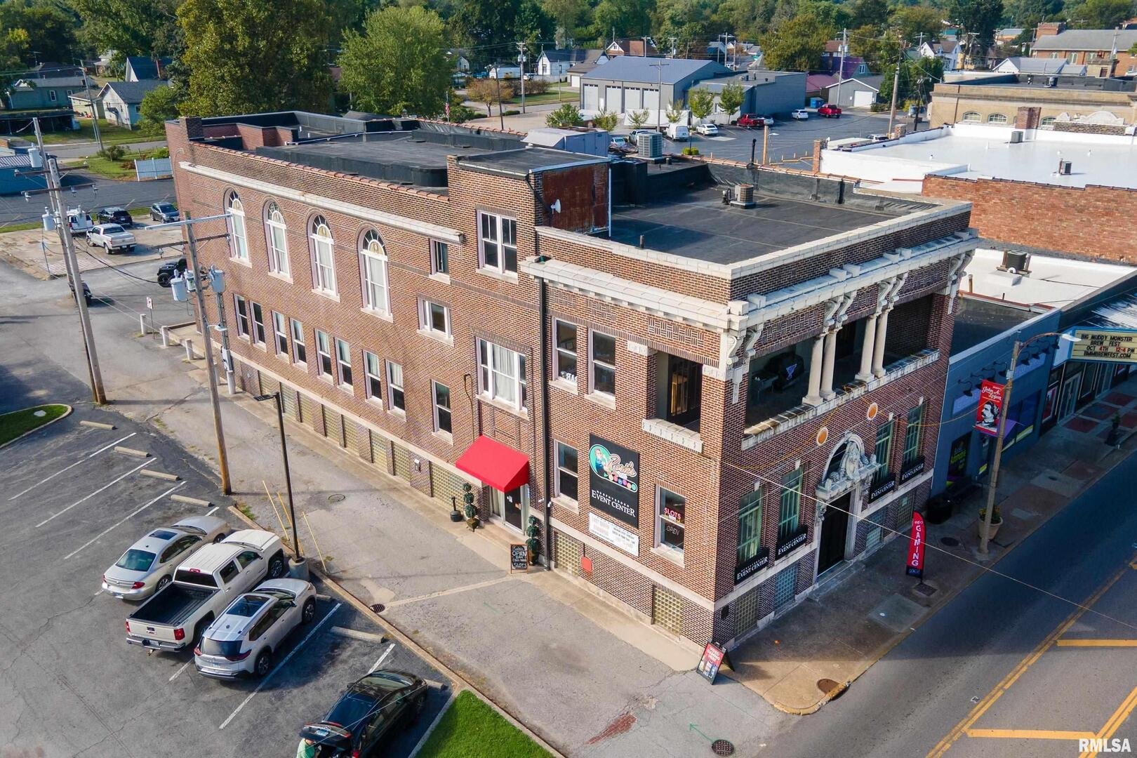 1329 Walnut St, Murphysboro, IL 62966