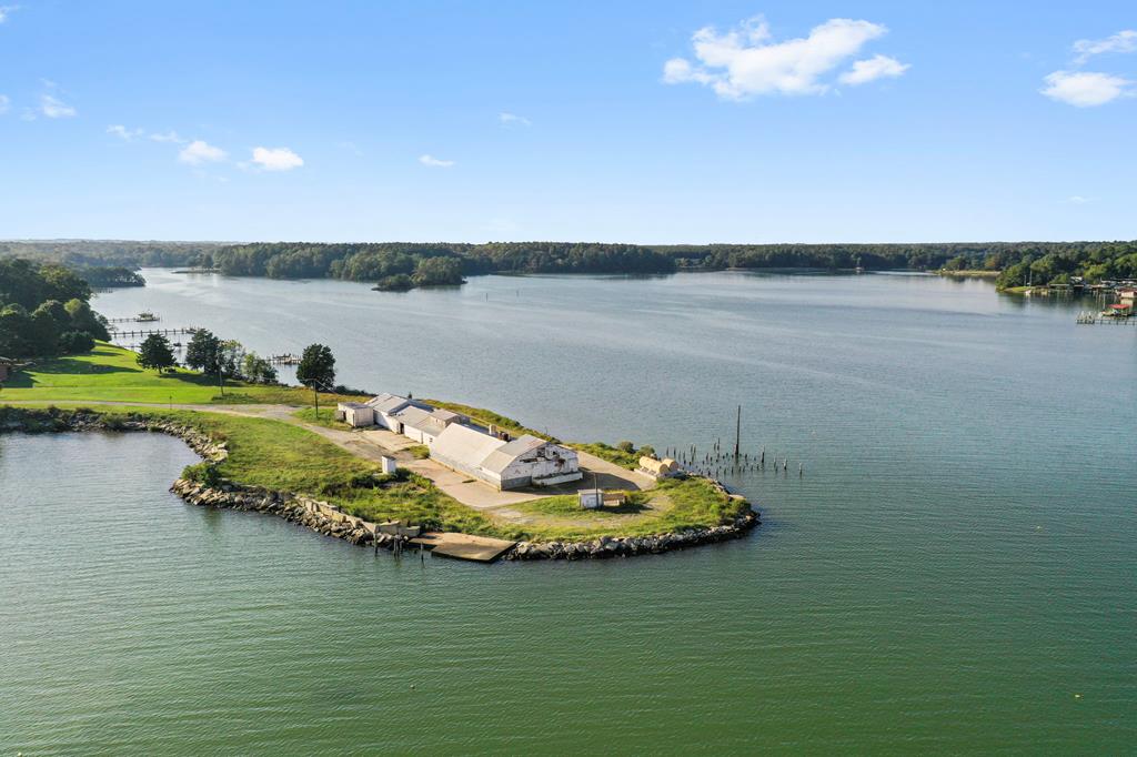 1470 White Point Rd, Kinsale, VA 22488