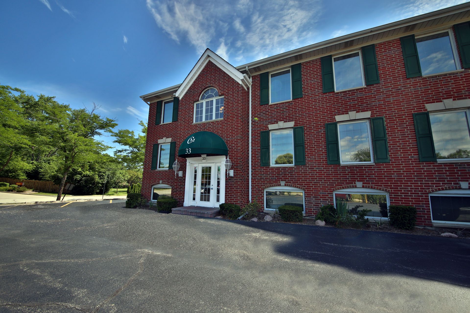 33 N Waukegan Rd, Lake Bluff, IL 60044