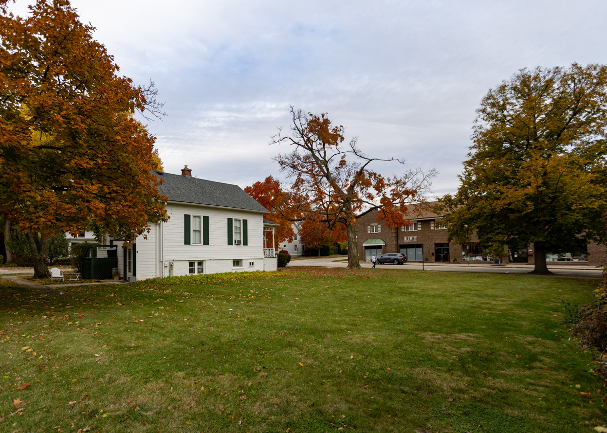 181 E Westminster, Lake Forest, IL 60045