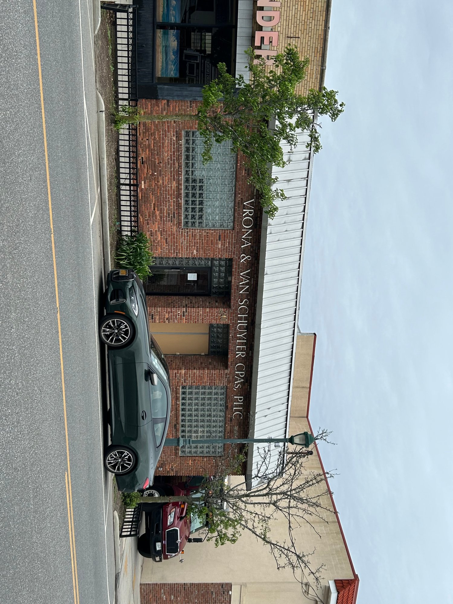 240 Long Beach Rd, Island Park, NY 11558