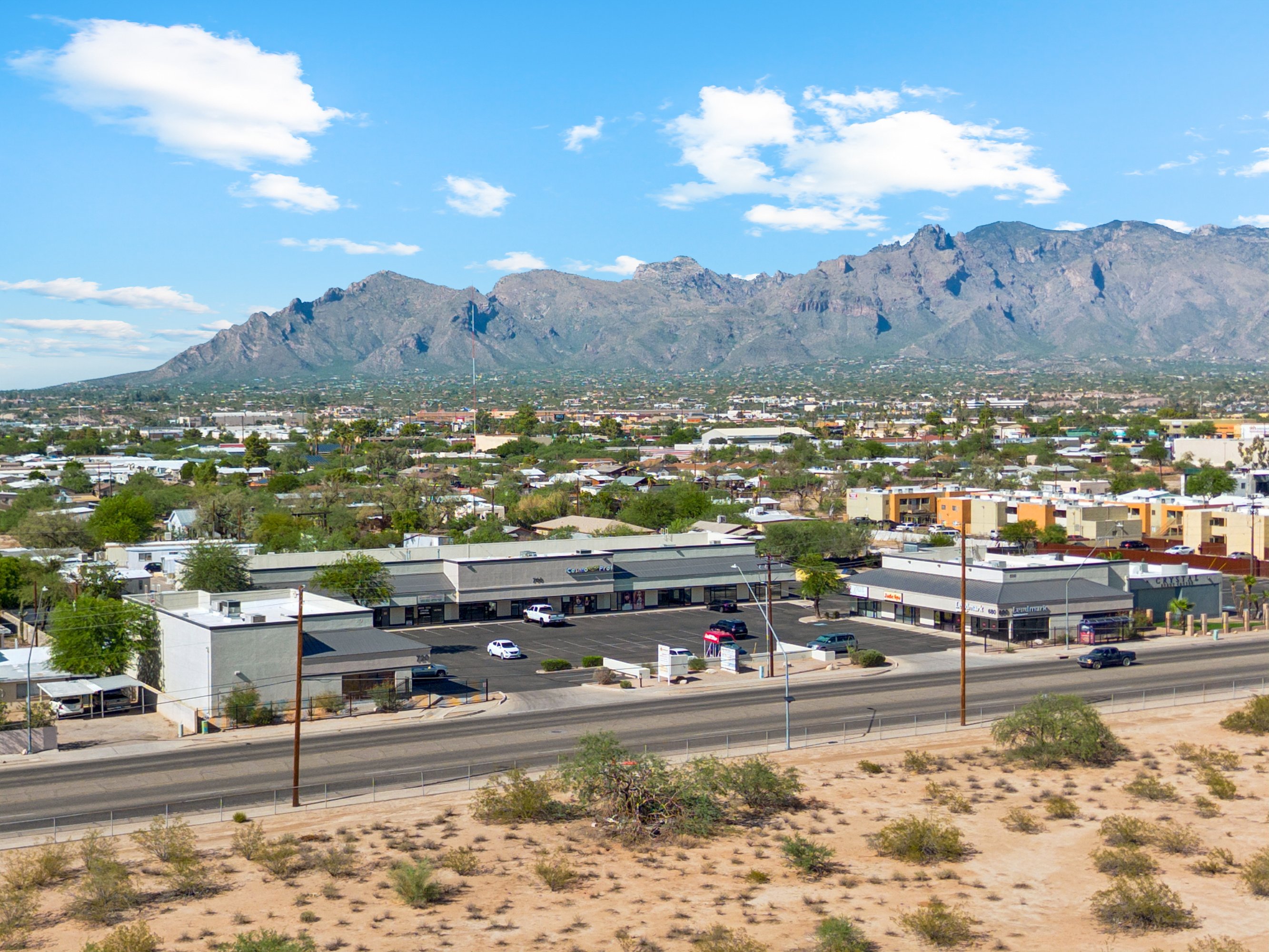 680 West Prince Rd, Tucson, AZ 85705