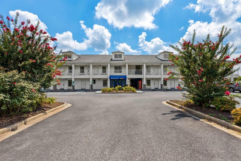 164 Jameson Inn Dr, Forest City, NC 28043