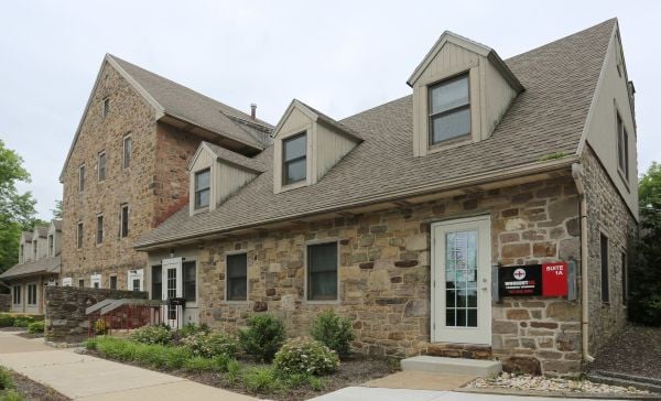 2 Village Rd, Horsham, PA 19044