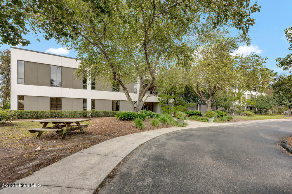 5041 New Centre Dr, Wilmington, NC 28403