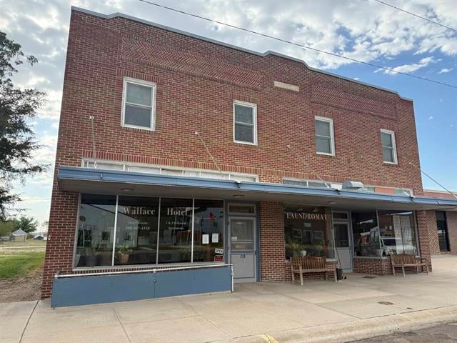 218 Commercial Ave, Wallace, NE 69169