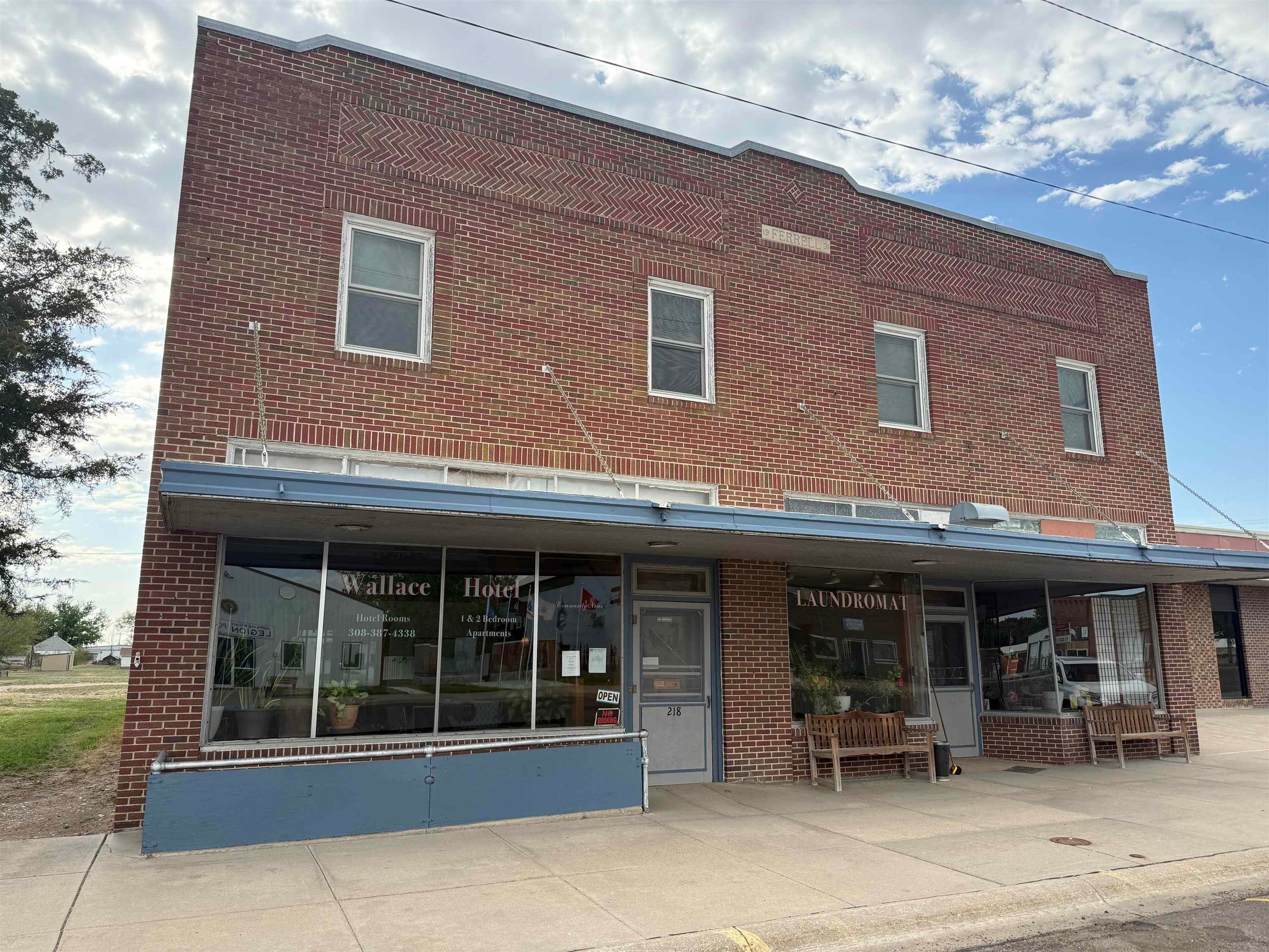 218 Commercial Ave, Wallace, NE 69169