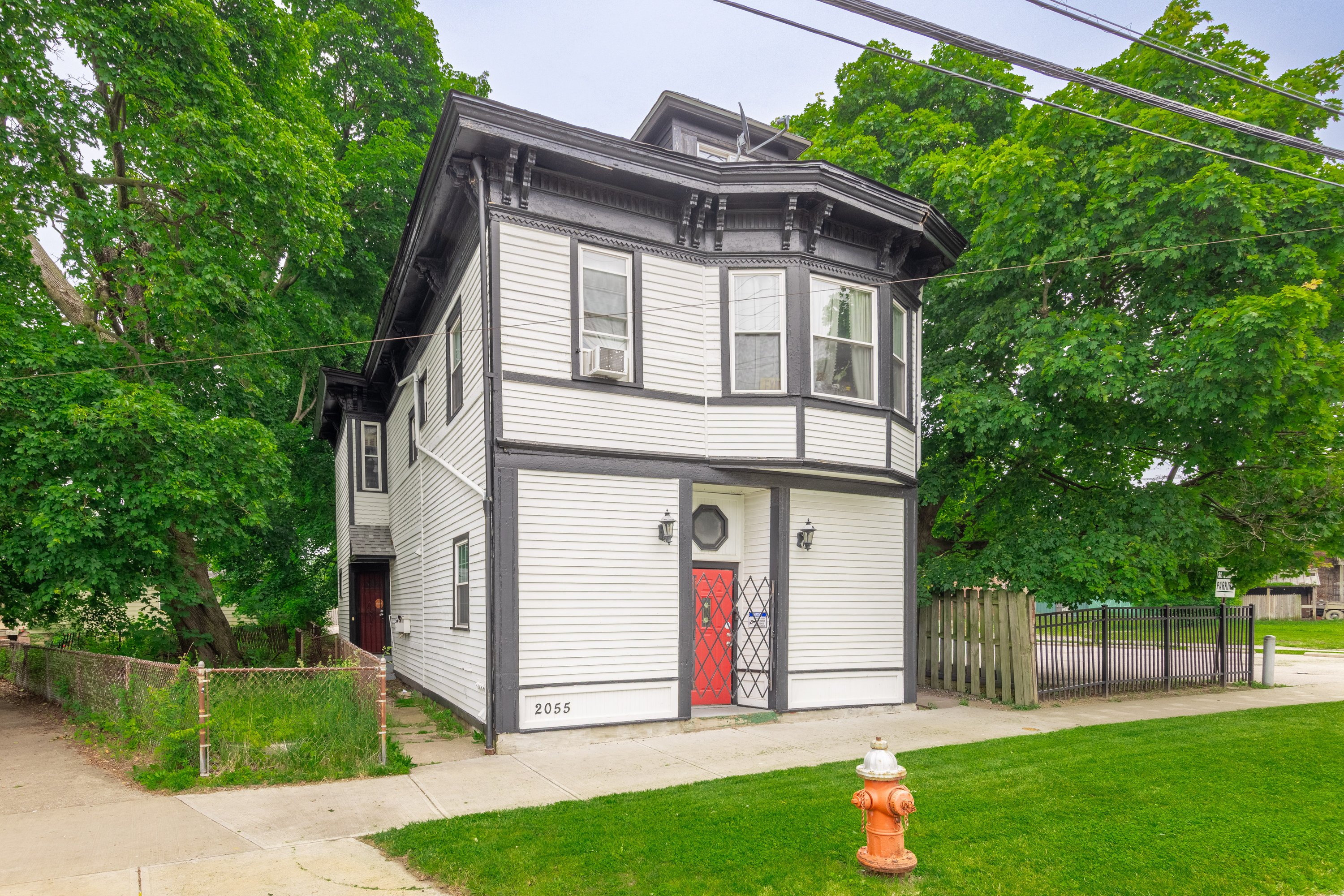 2055 65th St, Cleveland, OH 44102-4363