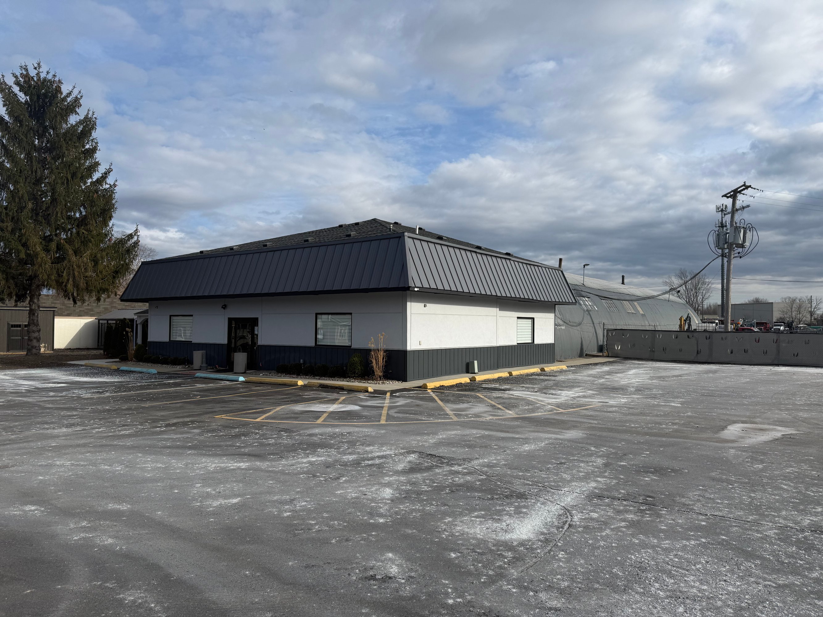 2300 Edinburgh Rd, Waterford, MI 48328