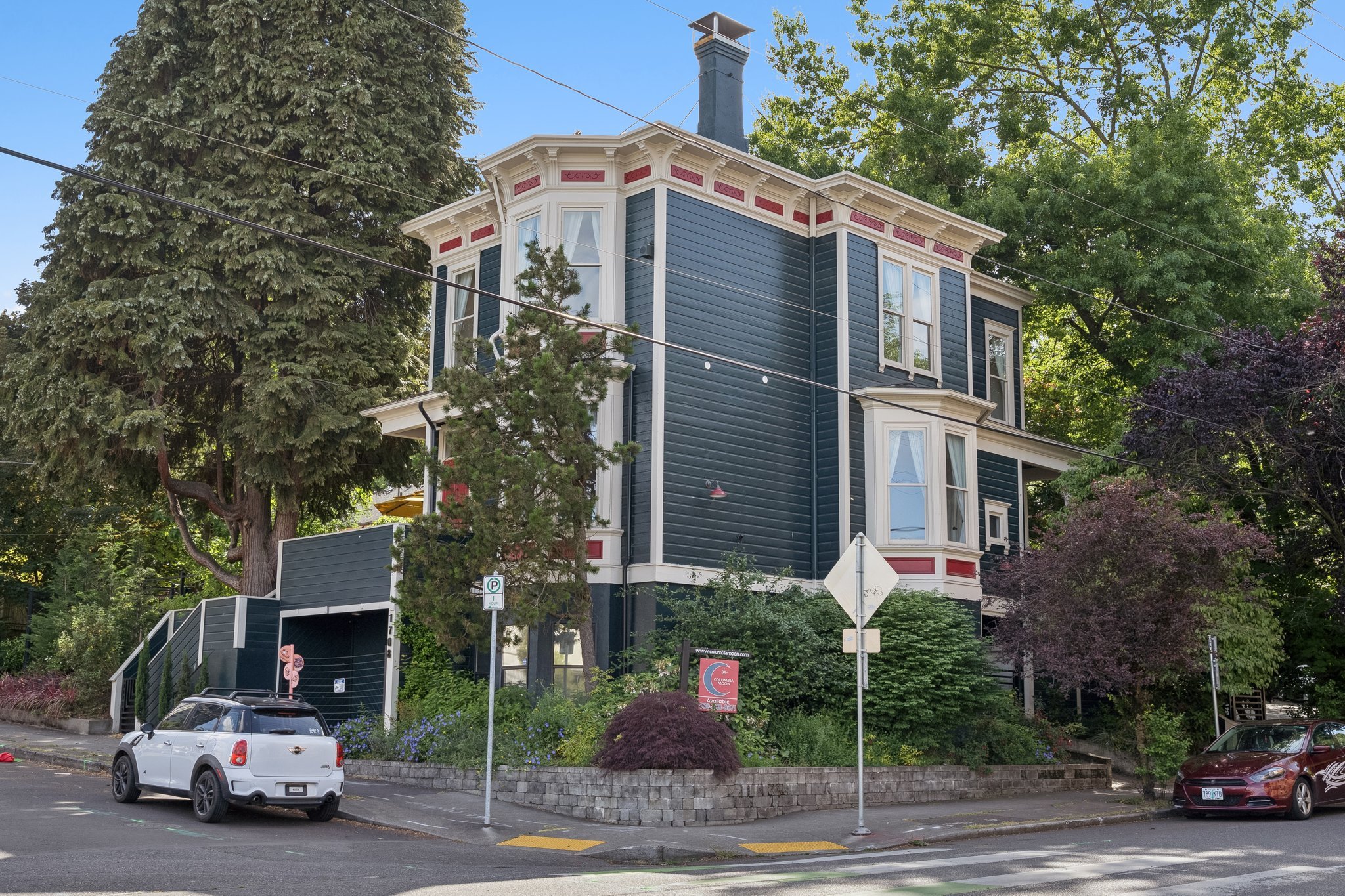 1708 SW Columbia St, Portland, OR 97201