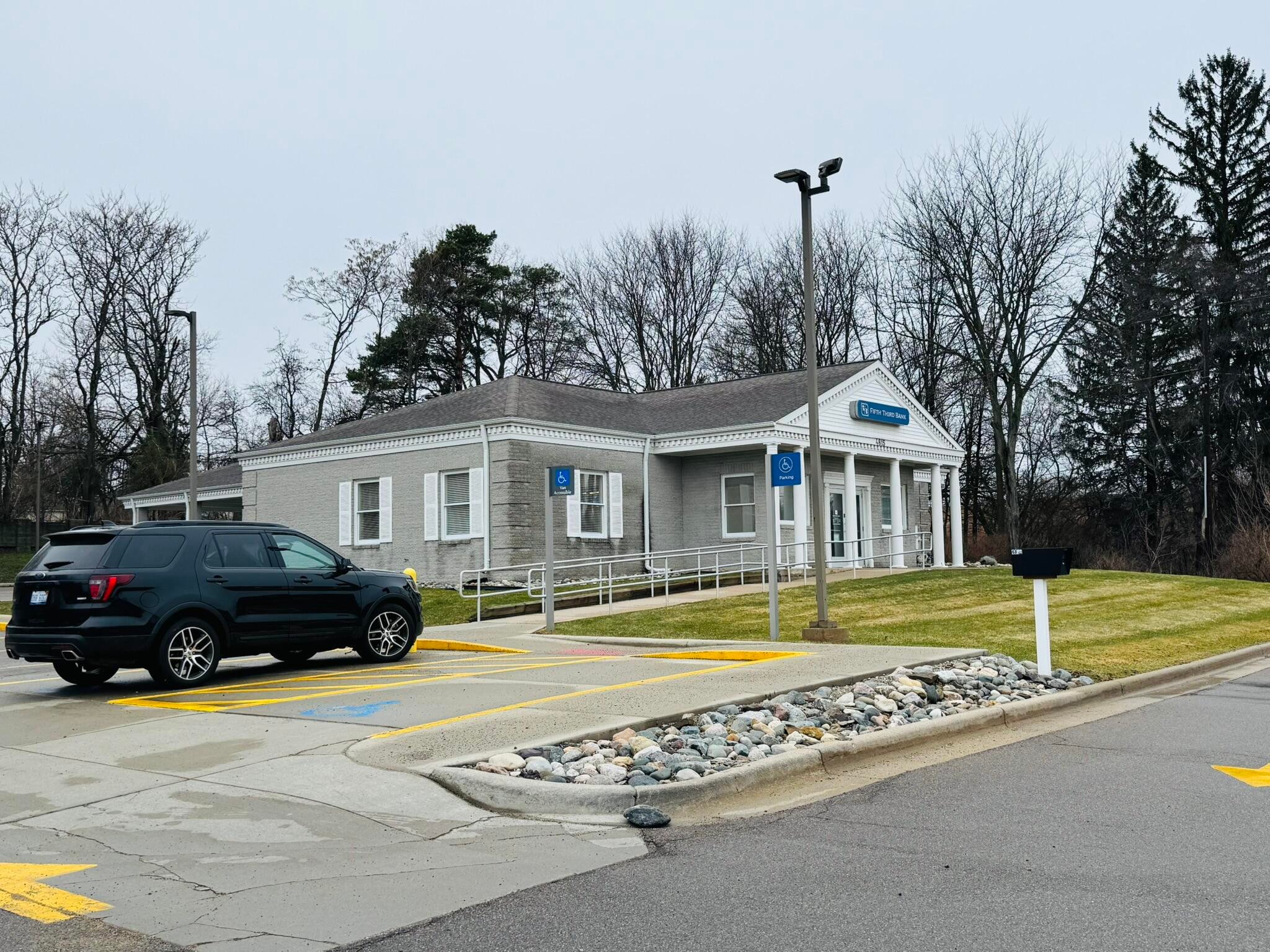 4815 Okemos Rd, Okemos, MI 48864