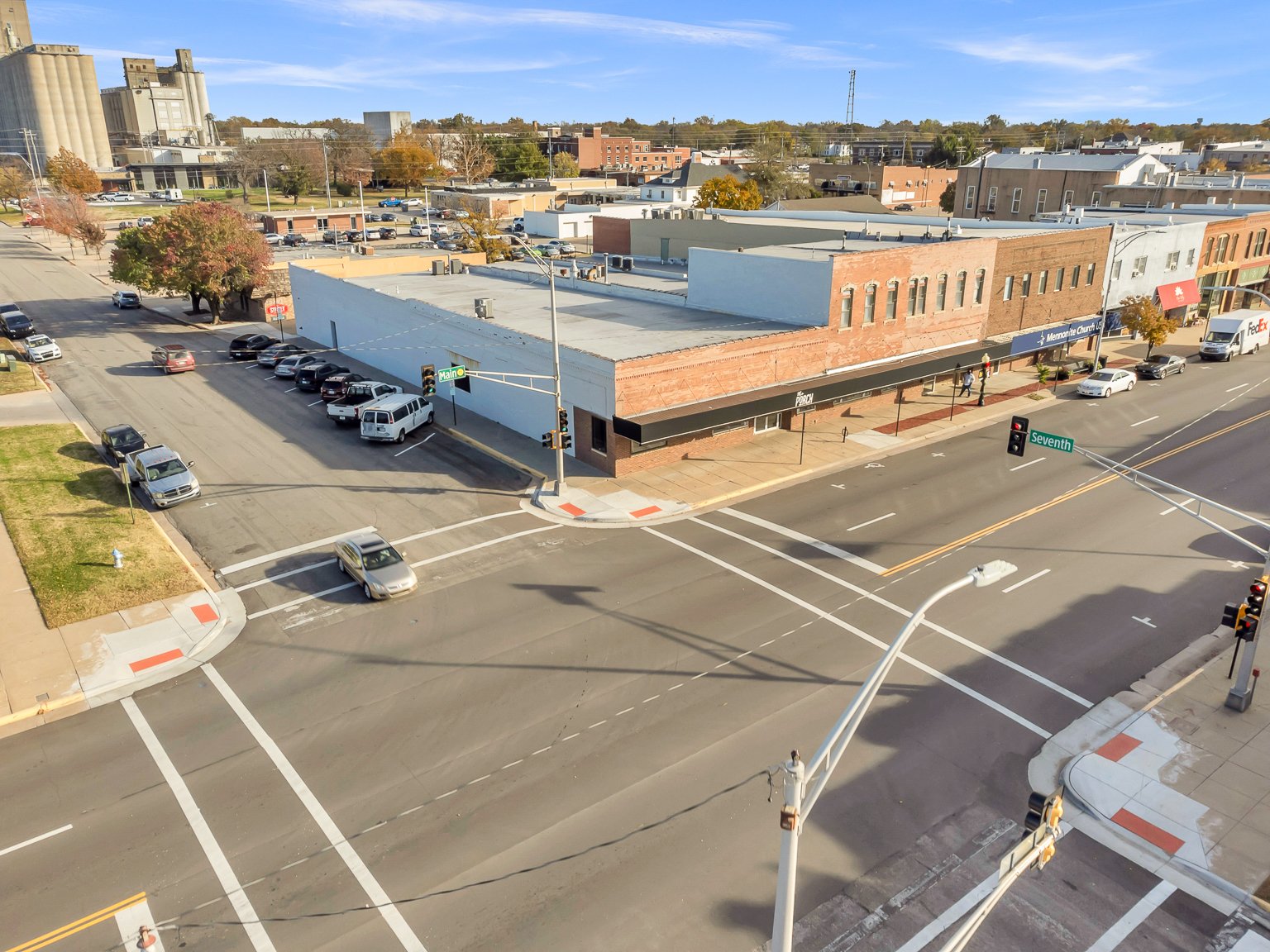 722 N Main St, Newton, KS 67114