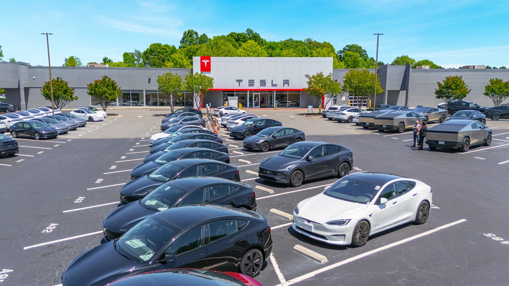 2620 North Main St, High Point, NC 27262