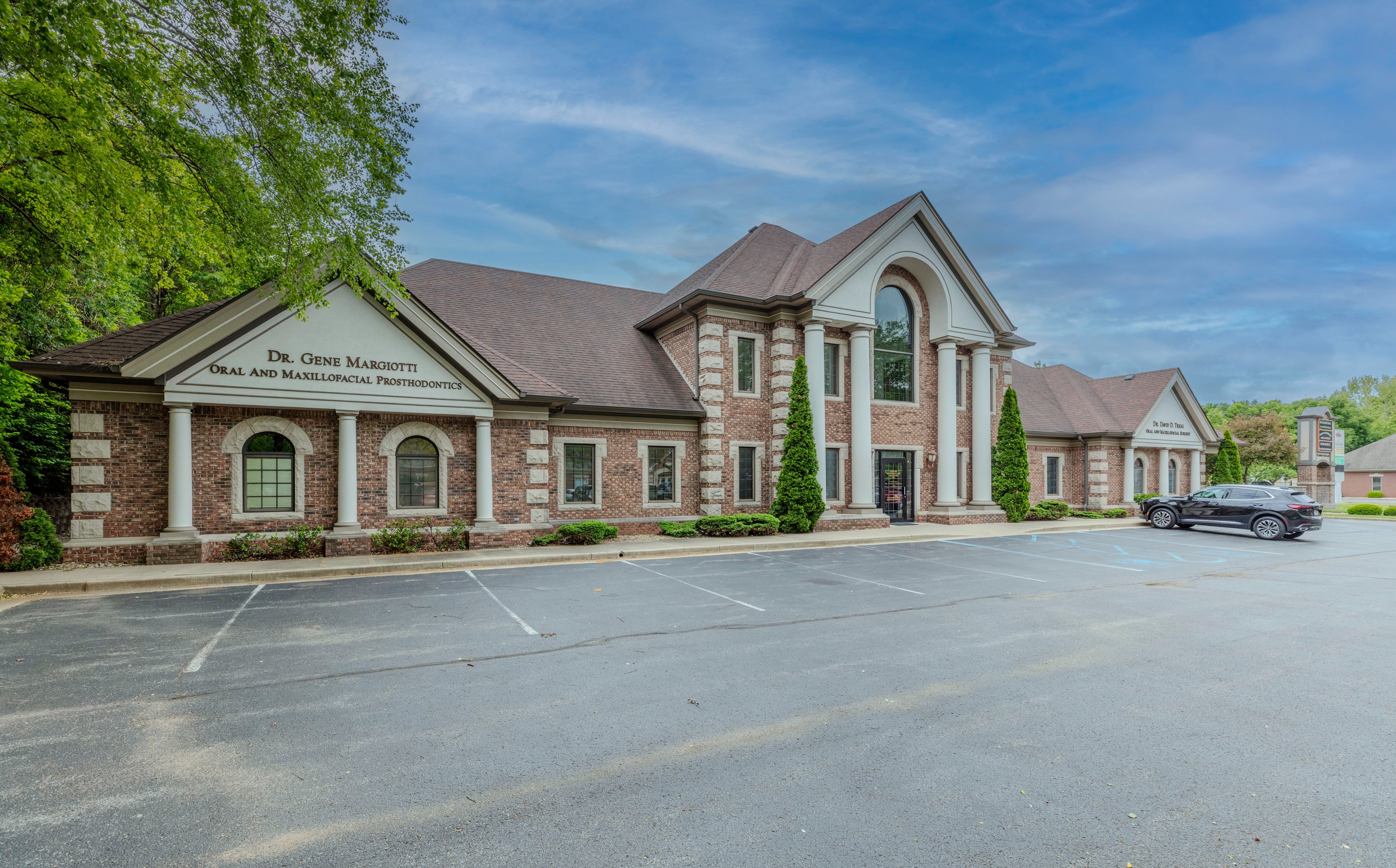 385 Meridian Parke Ln, Greenwood, IN 46142
