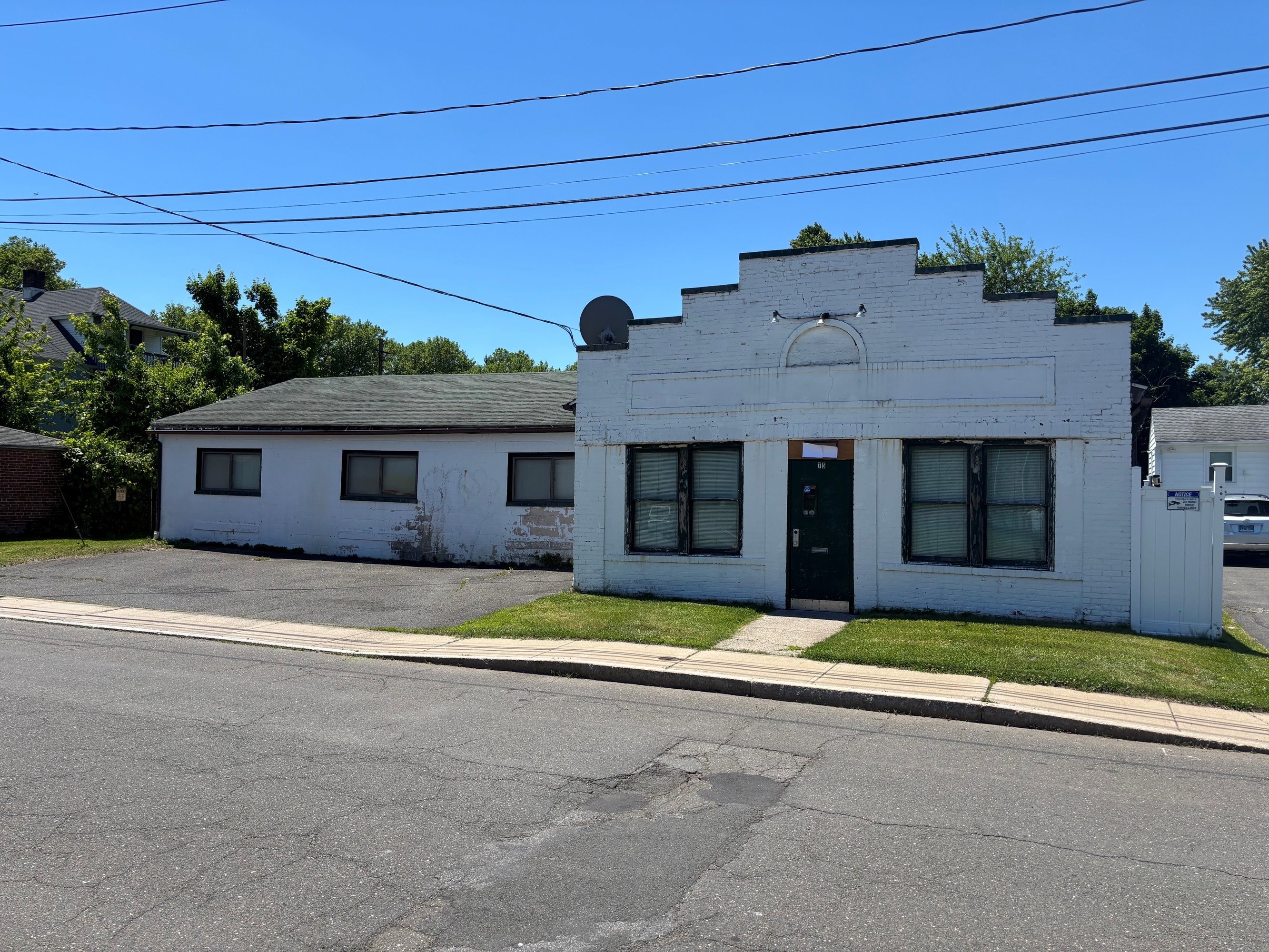 75 Pease Ave, Middletown, CT 06457