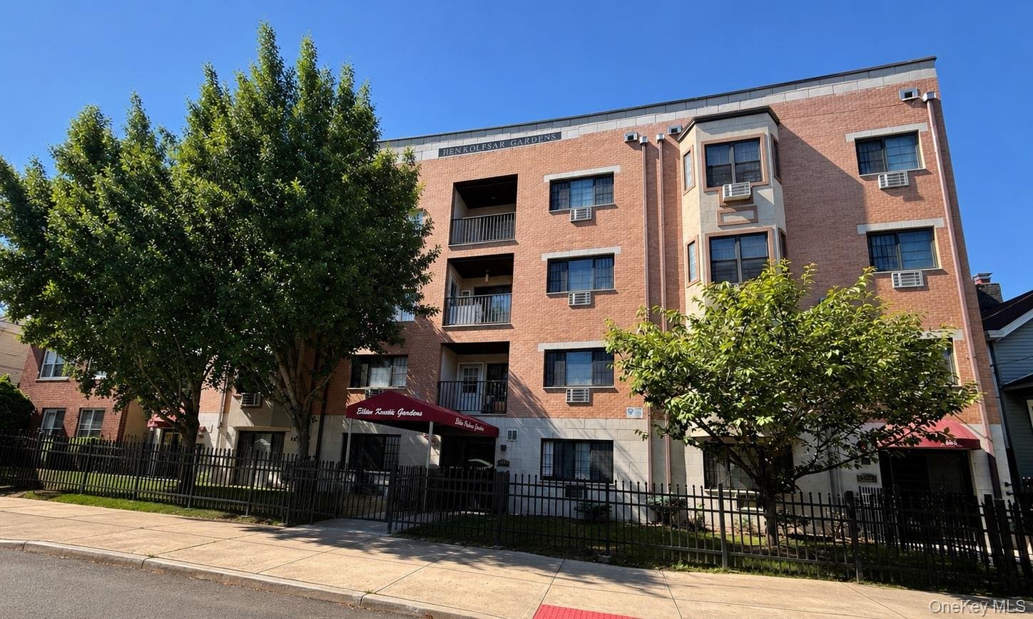 668 E 226Th St, Bronx, NY 10466