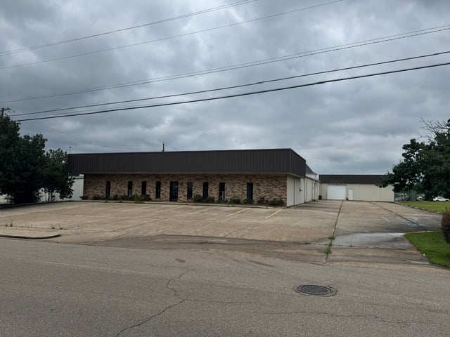 121 Lundy Ln, Hattiesburg, MS 39401