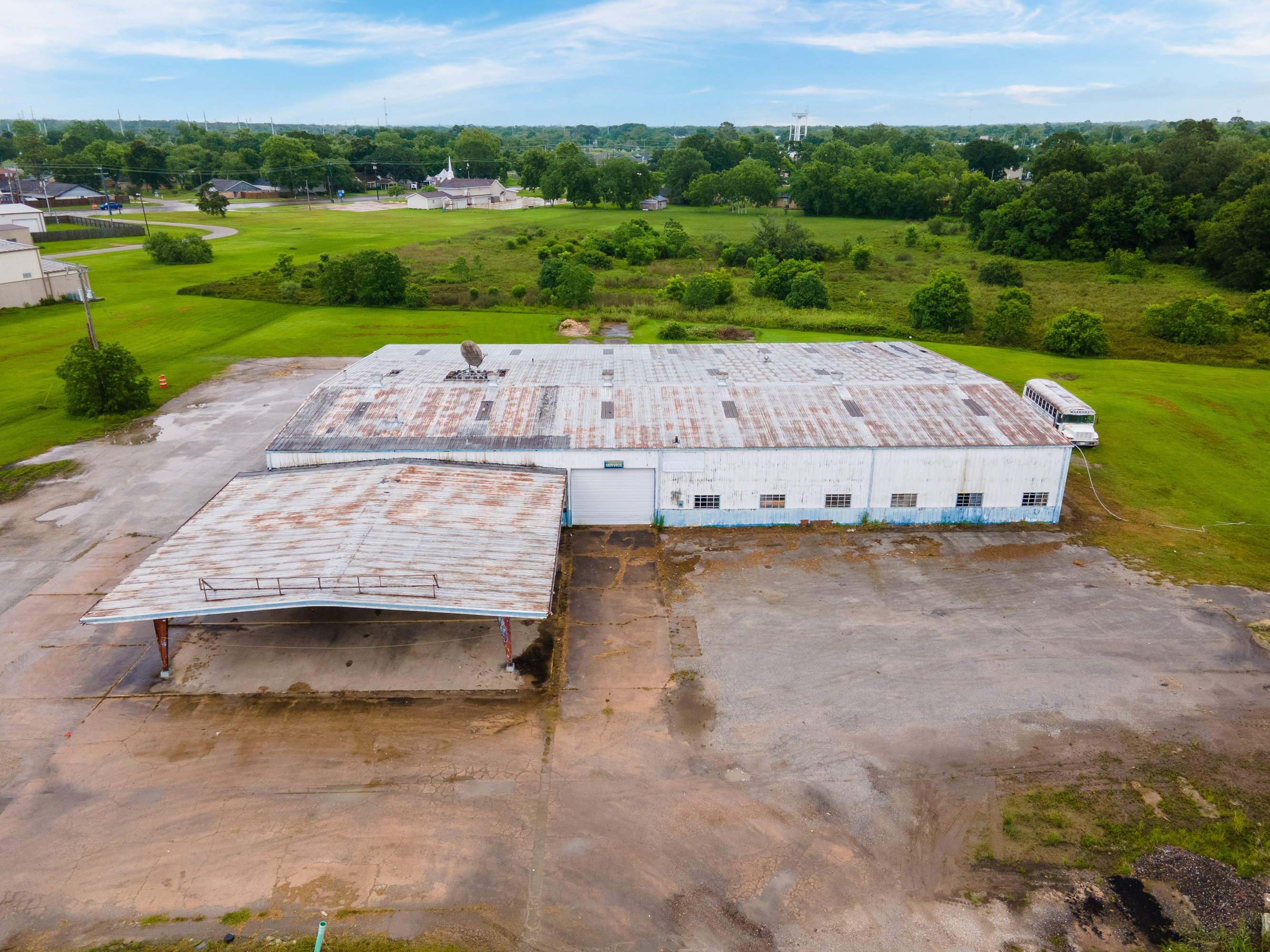 213 S Columbia Dr, West Columbia, TX 77486