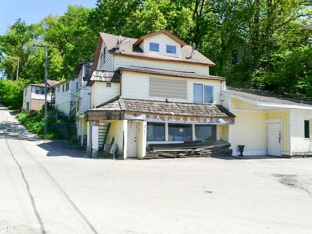 139 Arthur Ave, Fox Lake, IL 60020