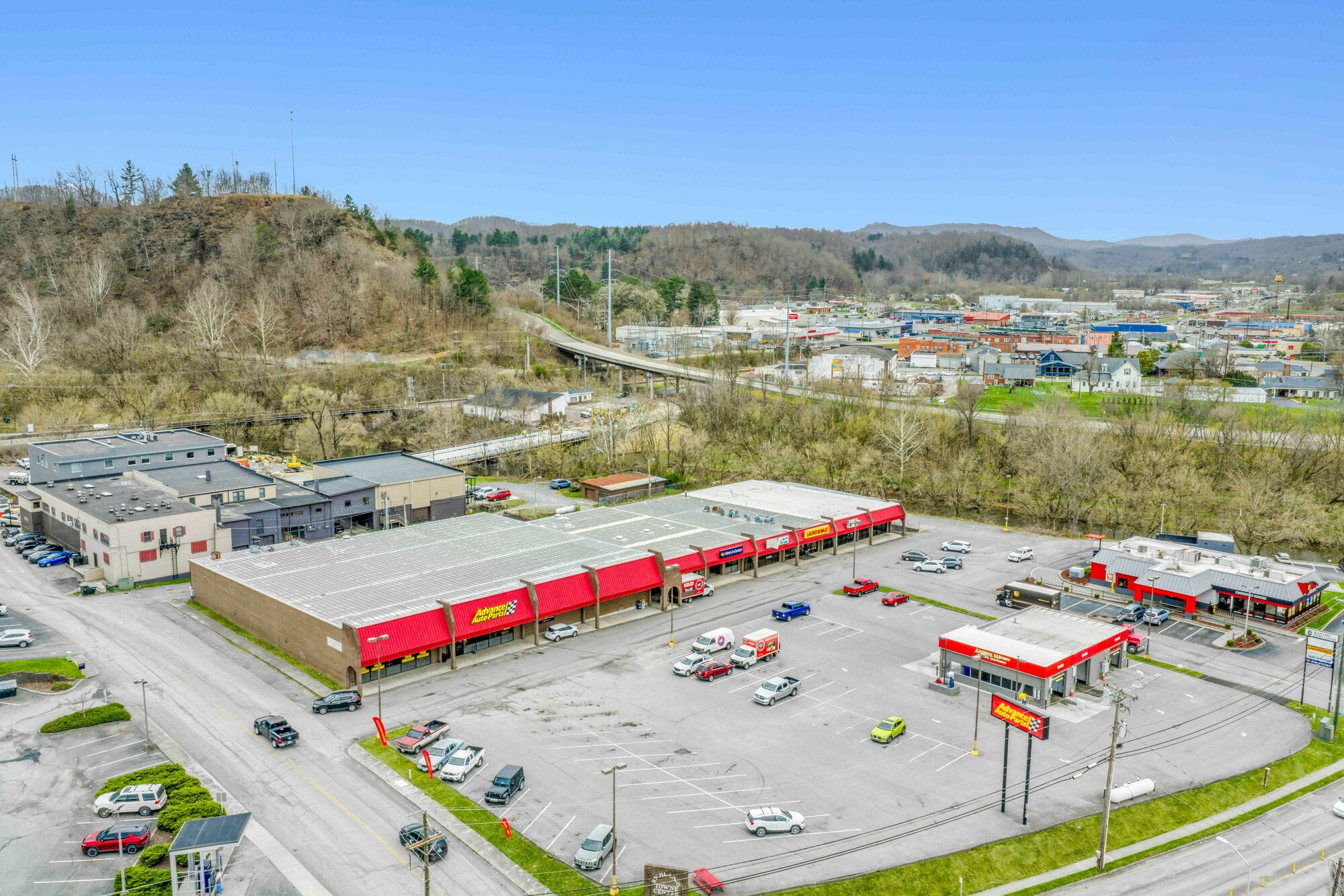 2000 2Nd St, Richlands, VA 24641