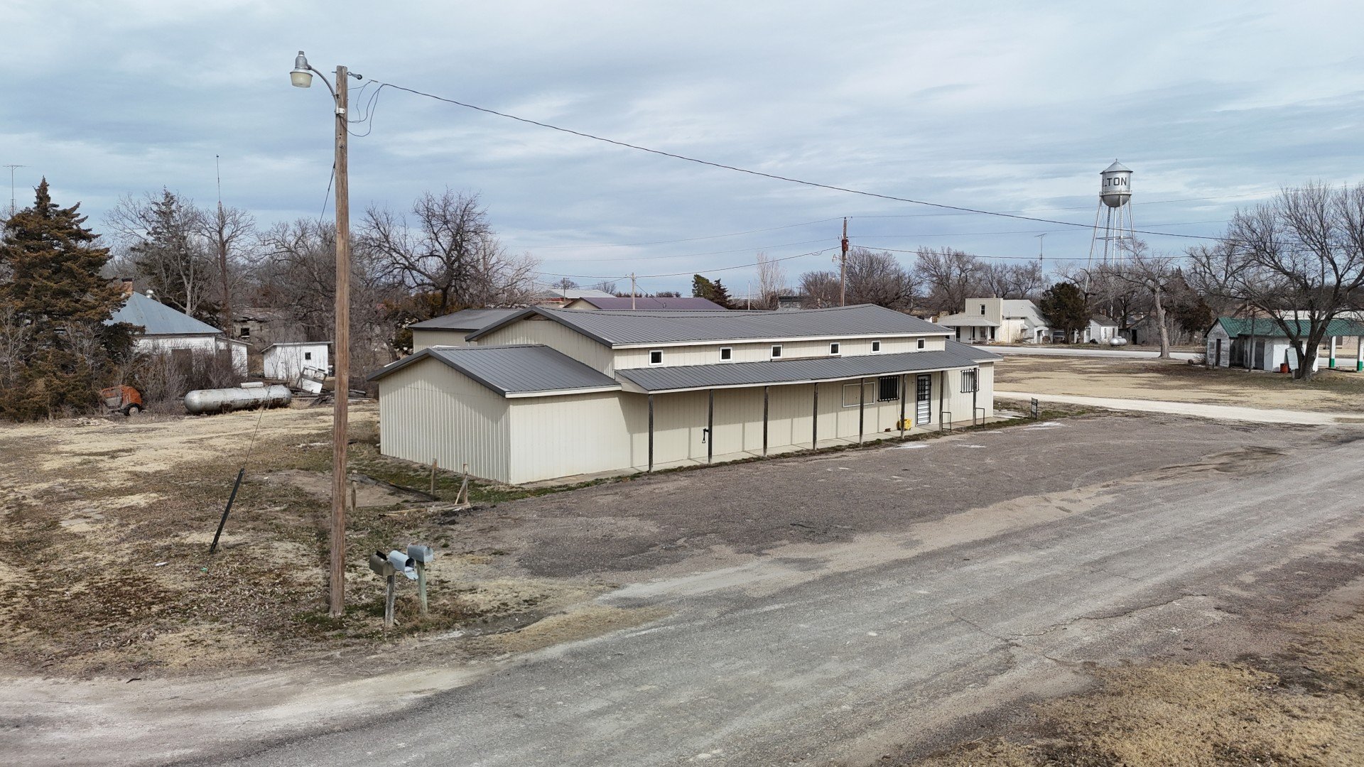 518 3Rd St, Alton, KS 67623