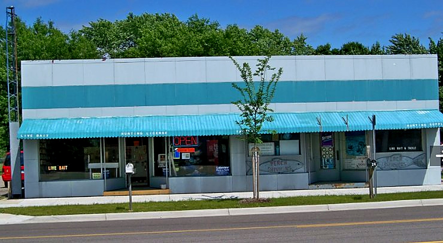 24 South Beechtree St, Grand Haven, MI 49417