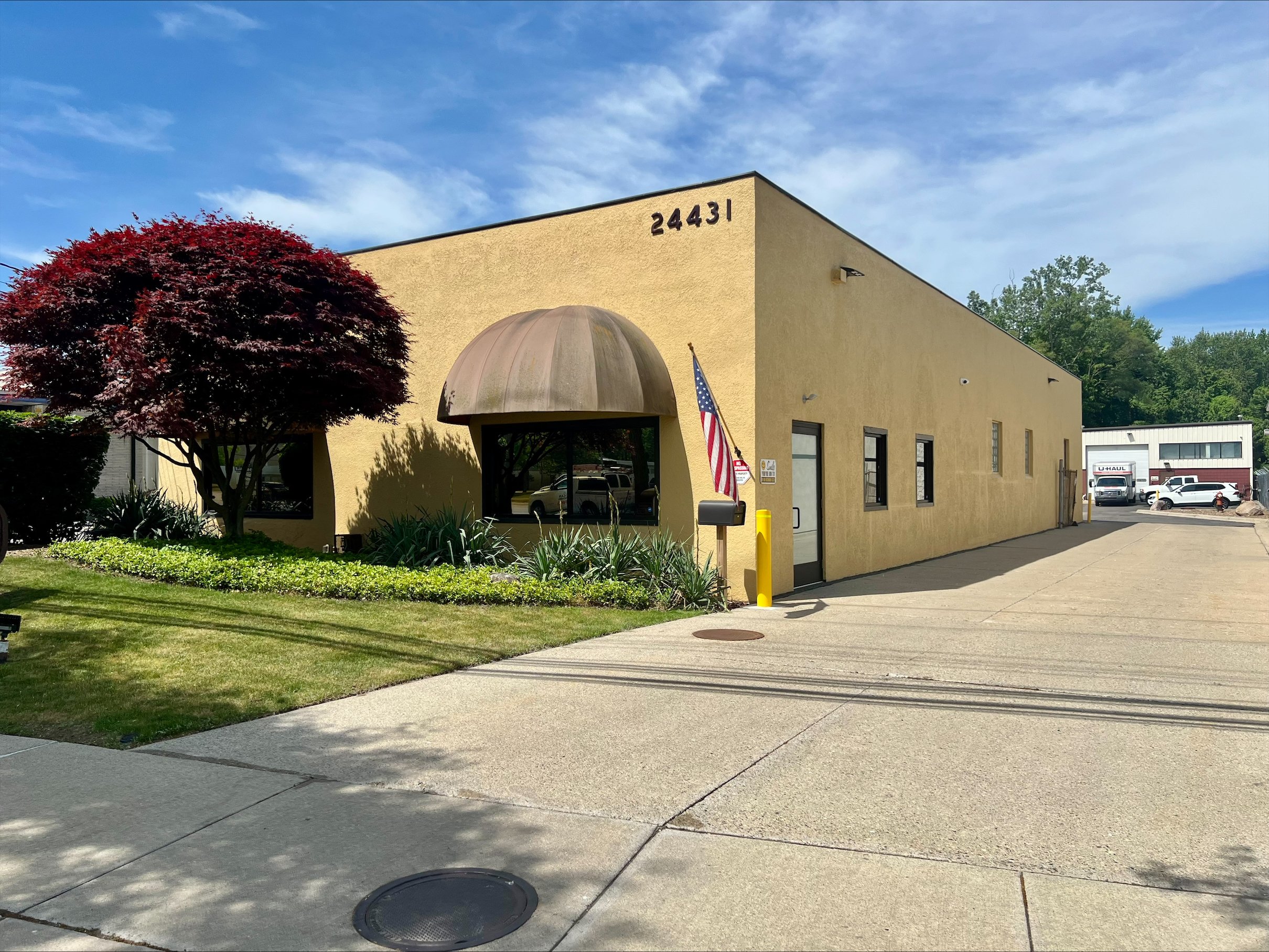 24431 Telegraph Rd, Southfield, MI 48033