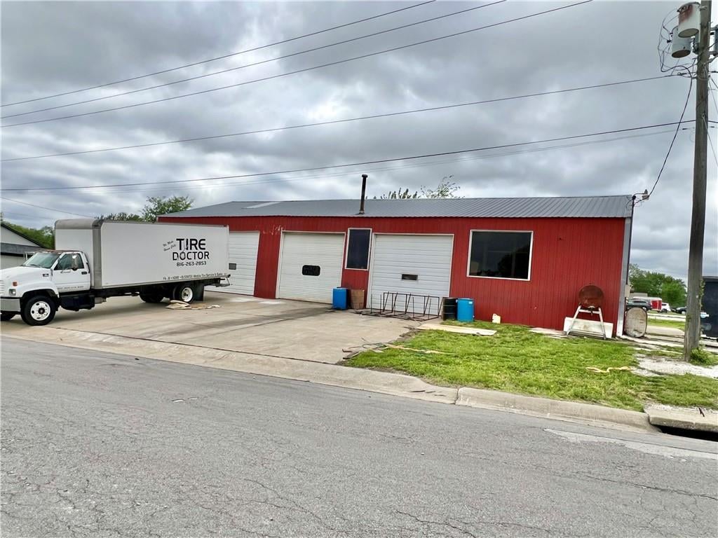 101 N 3Rd St, Odessa, MO 64076
