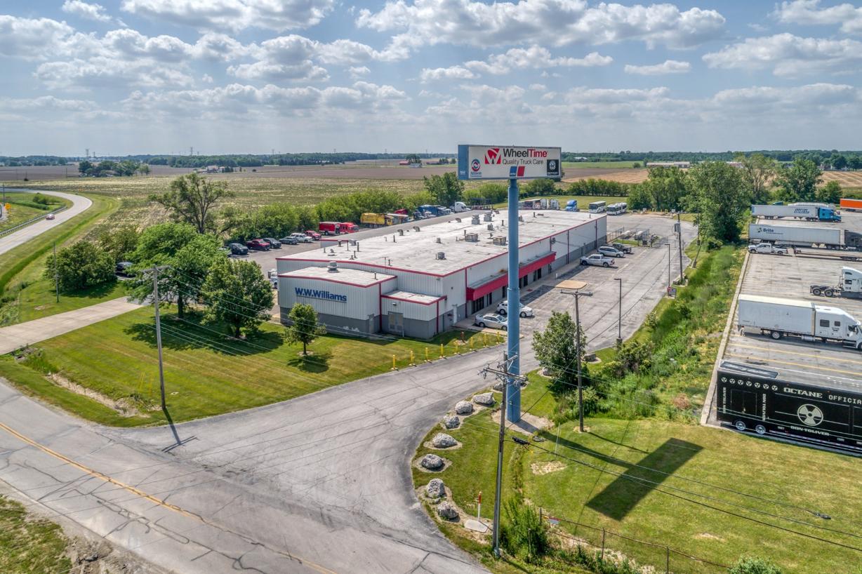 3325 Libbey Rd, Perrysburg, OH 43551